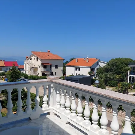 Milka Apartman Njivice